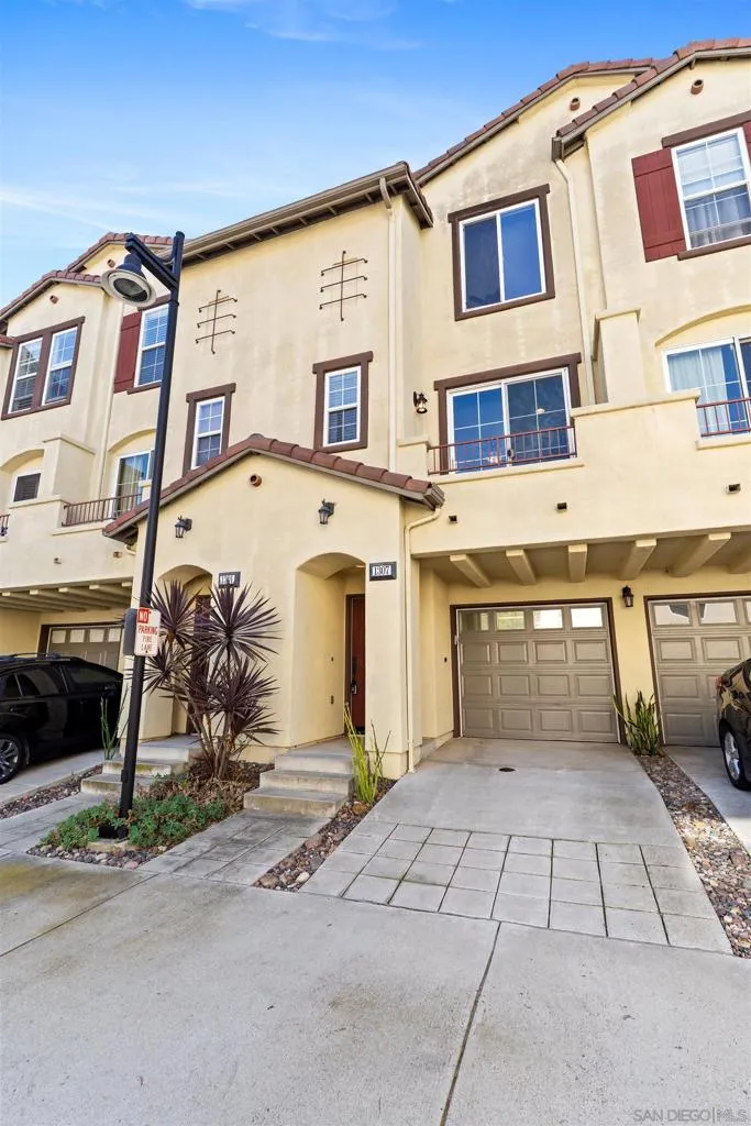 1307 Terracina Ln, San Diego, California 92103 home-pic-42