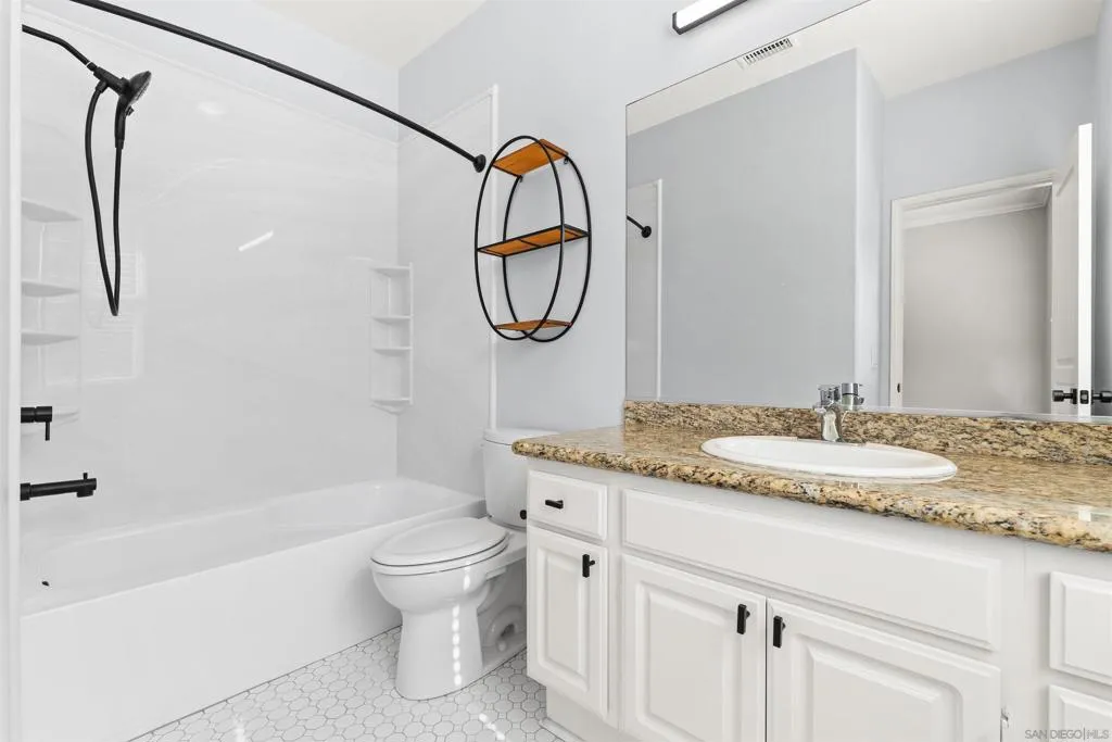 1307 Terracina Ln, San Diego, California 92103 home-pic-31
