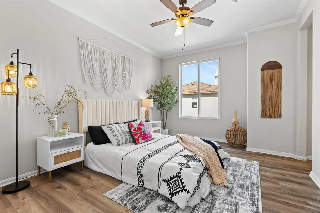 1307 Terracina Ln, San Diego, California 92103 home-pic-3
