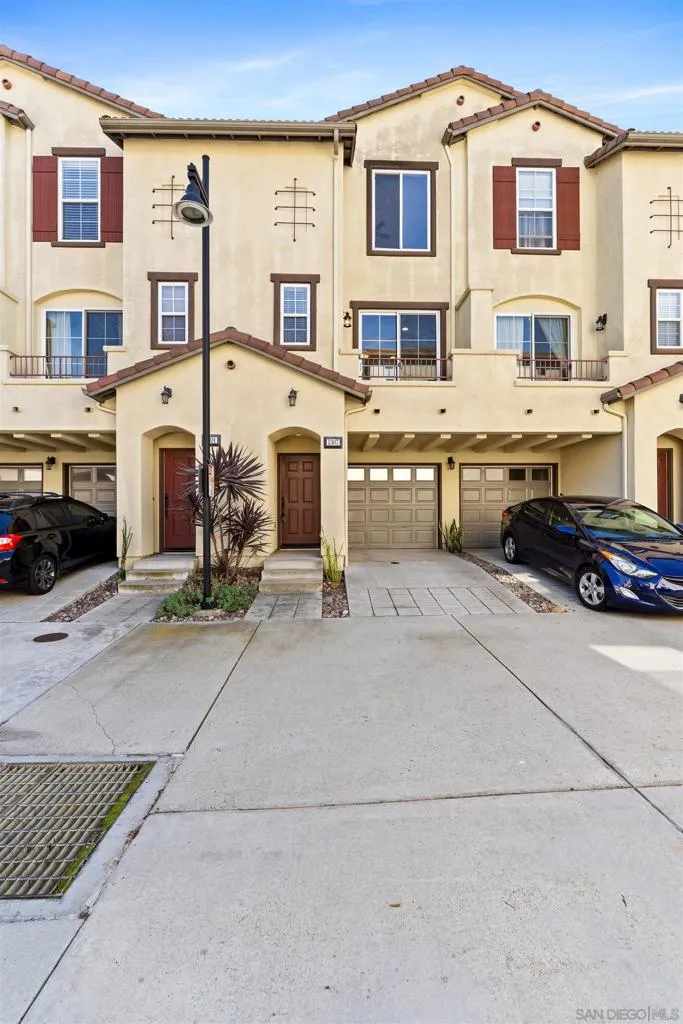 1307 Terracina Ln, San Diego, California 92103 home-pic-38
