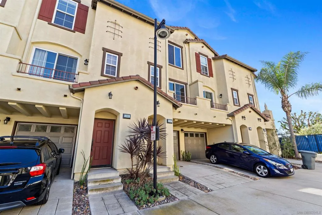 1307 Terracina Ln, San Diego, California 92103 home-pic-44