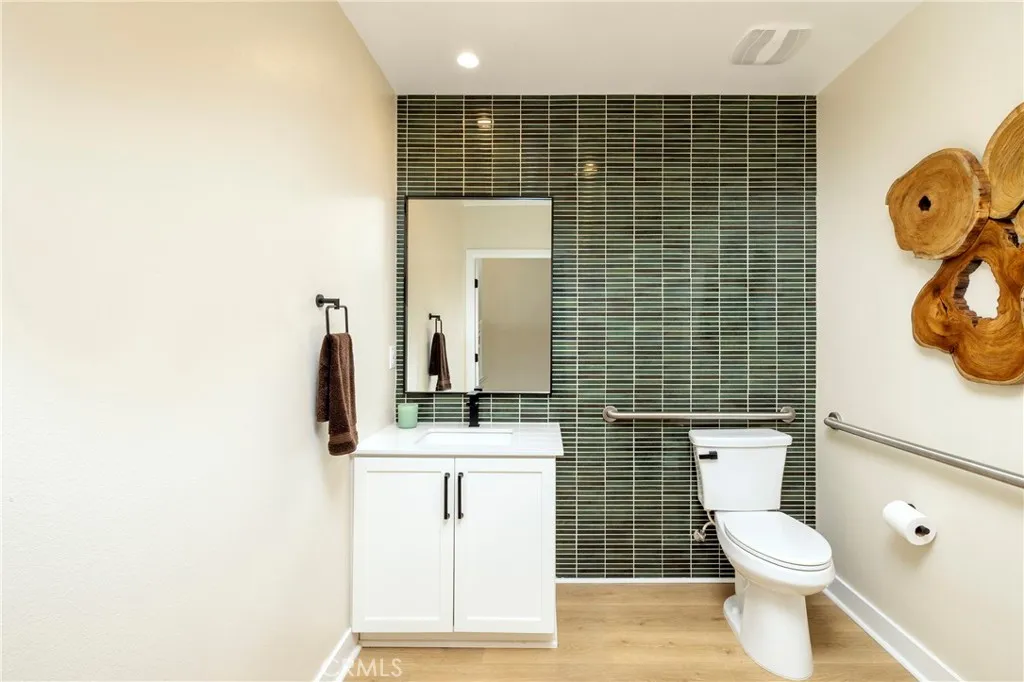 1318 Cantada Court, El Cajon, California 92019 home-pic-3
