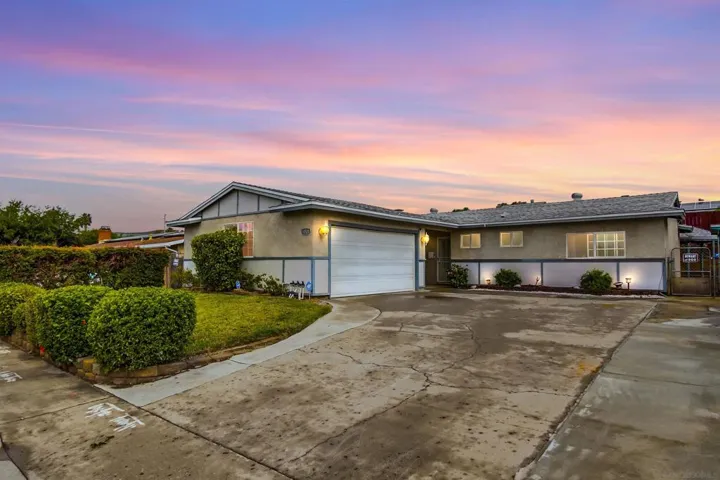 https://zimg.paragon.ice.com/ParagonImages/Property/PA/SDMLS/-515394/36/533/400/d87618922902485971557c59ca7231f1/3/451cac9502dd3a3a41e97f036ae65c52/-515394-29605159-111d-4a40-87ff-0025ff9414a6.JPG