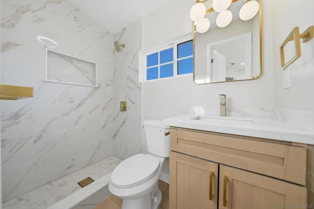 4665 67 E Thorn St, San Diego, California 92105 home-pic-36