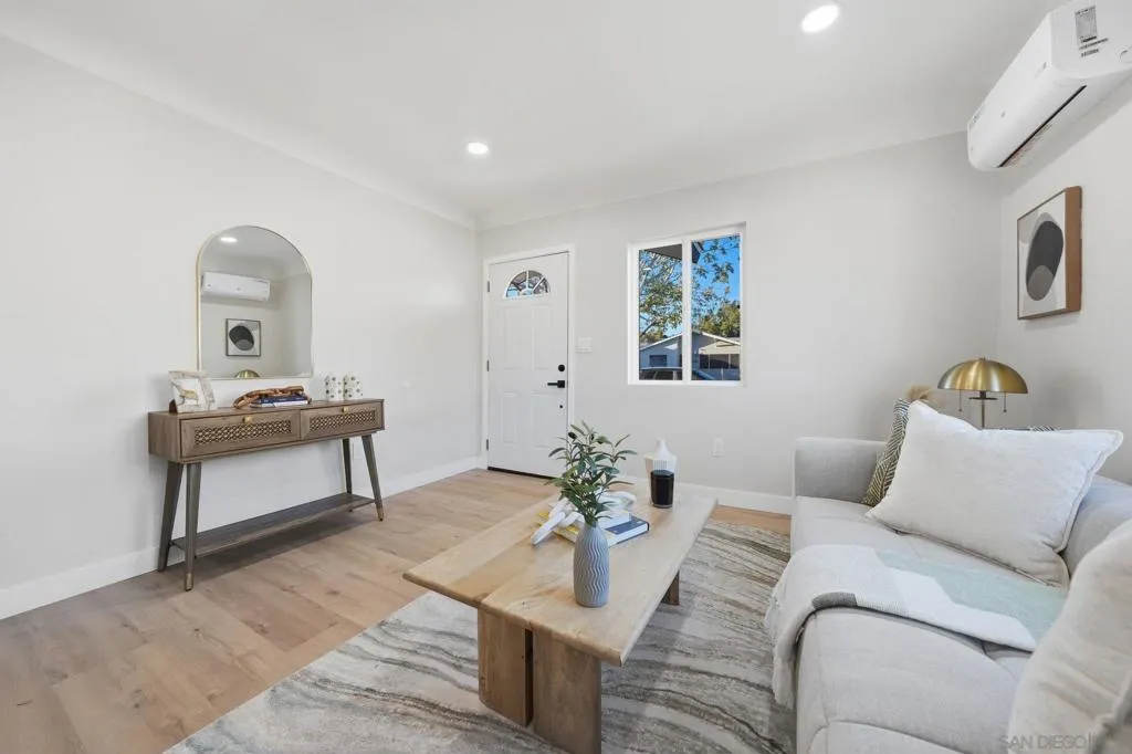 4665 67 E Thorn St, San Diego, California 92105 home-pic-7