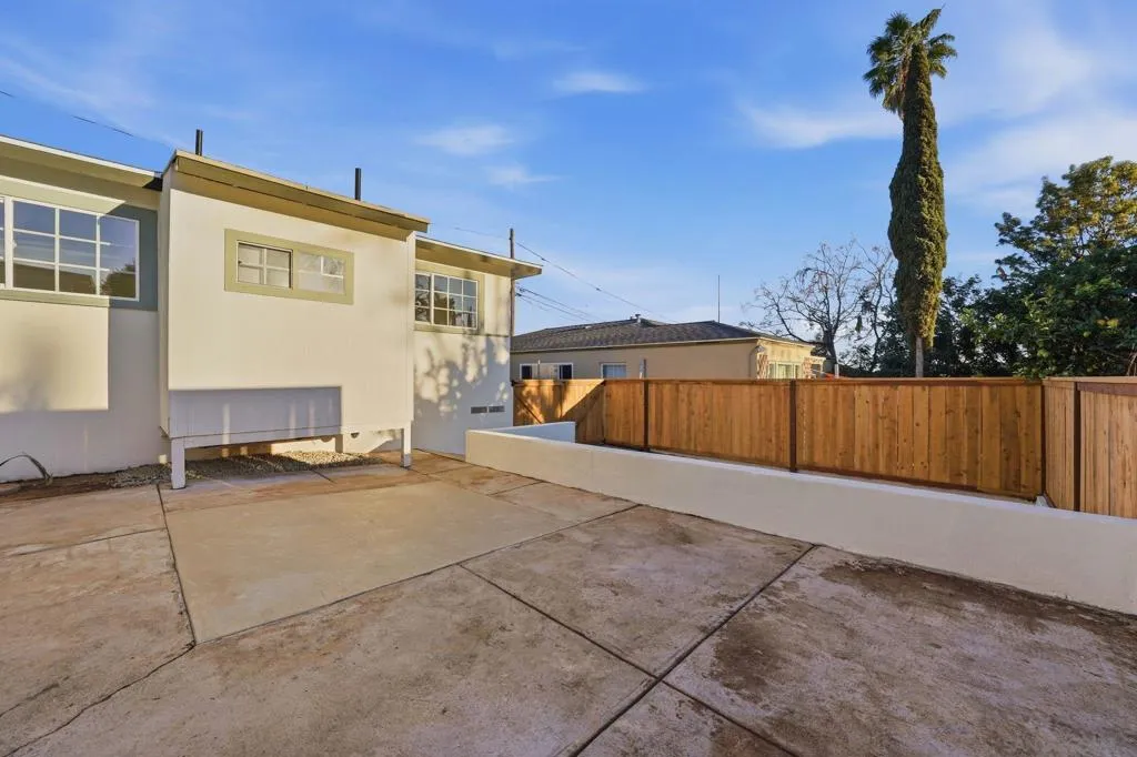 4665 67 E Thorn St, San Diego, California 92105 home-pic-40