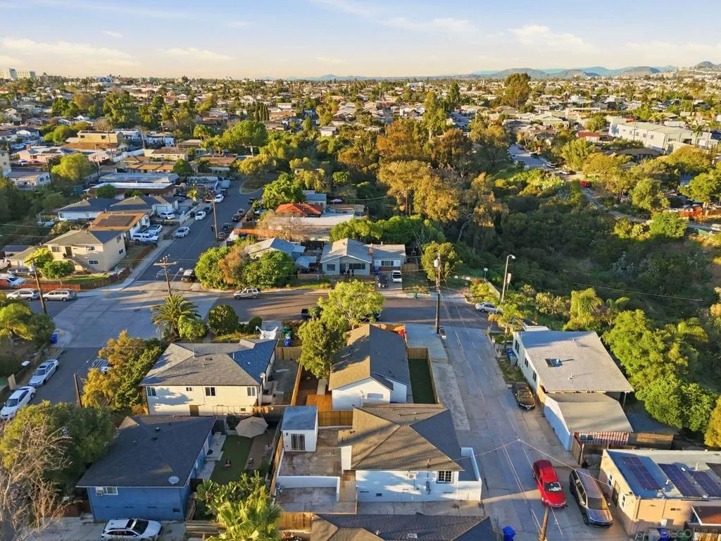 4665 67 E Thorn St, San Diego, California 92105 home-pic-46