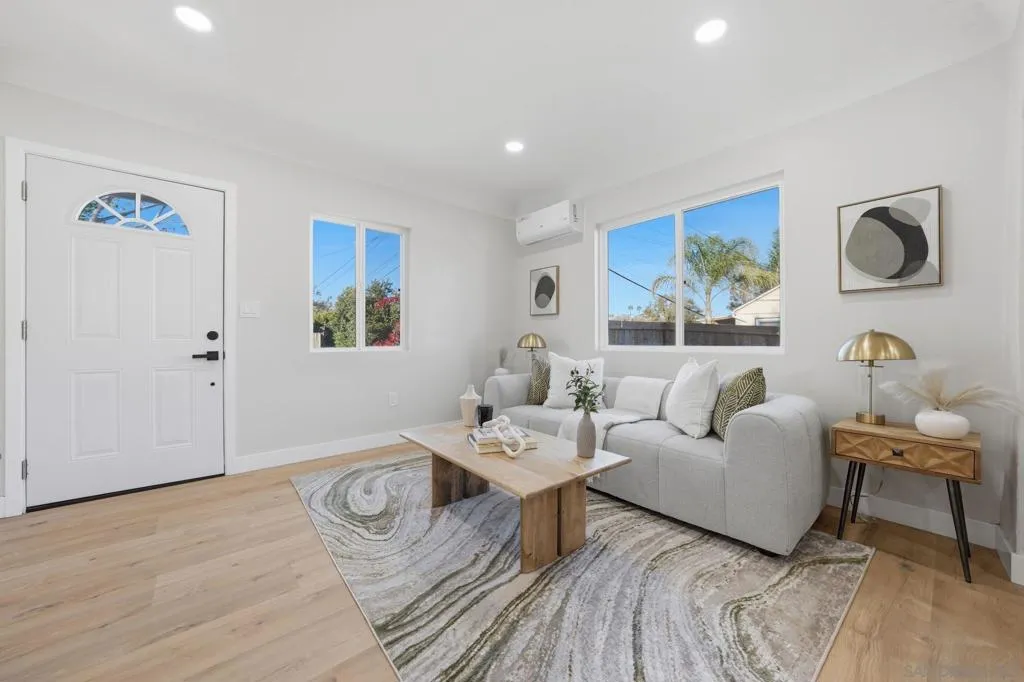 4665 67 E Thorn St, San Diego, California 92105 home-pic-6