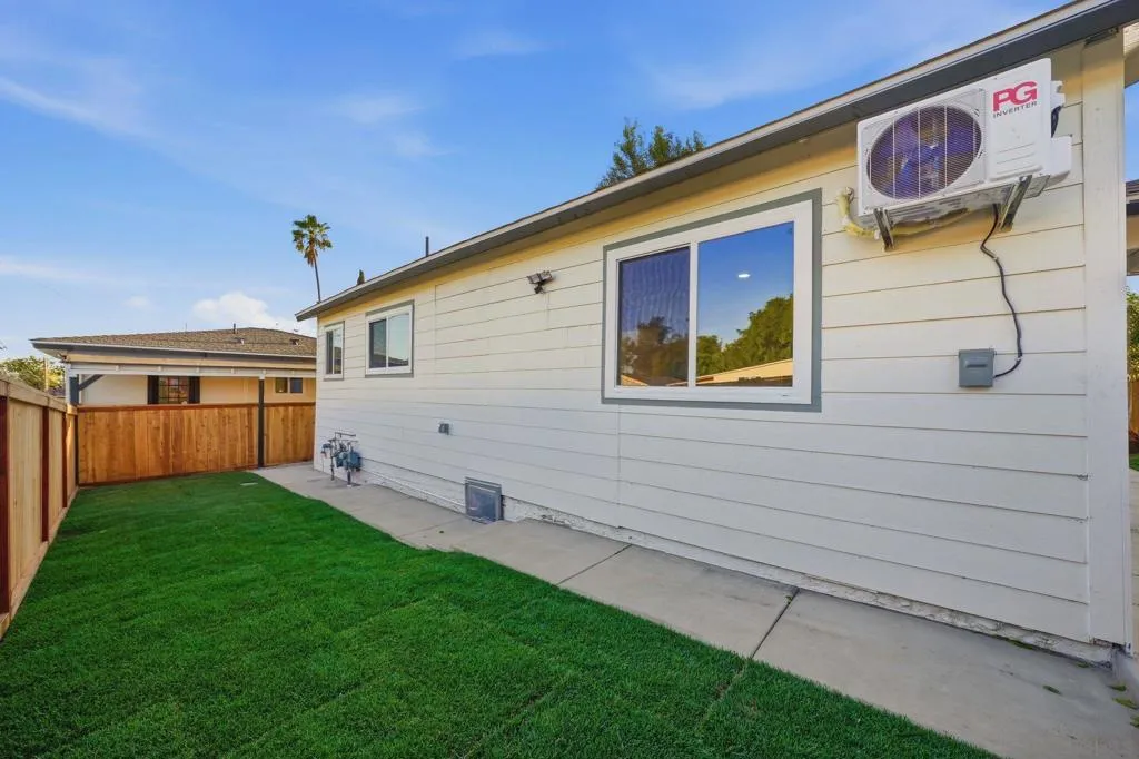 4665 67 E Thorn St, San Diego, California 92105 home-pic-45