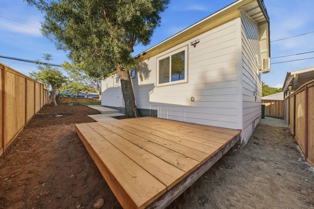 4665 67 E Thorn St, San Diego, California 92105 home-pic-43