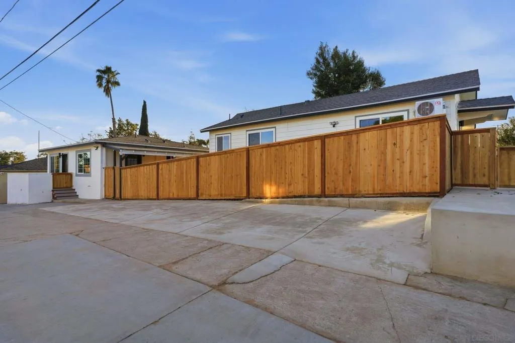 4665 67 E Thorn St, San Diego, California 92105 home-pic-42