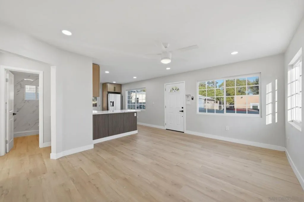 4665 67 E Thorn St, San Diego, California 92105 home-pic-33