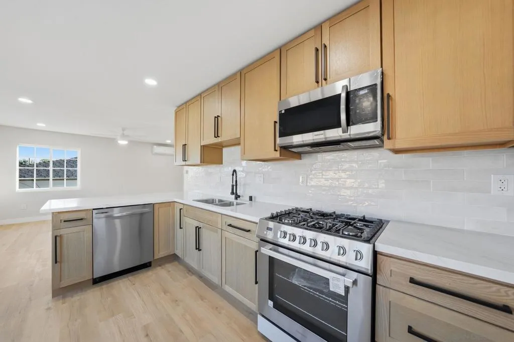 4665 67 E Thorn St, San Diego, California 92105 home-pic-30