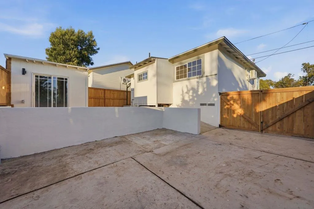 4665 67 E Thorn St, San Diego, California 92105 home-pic-41