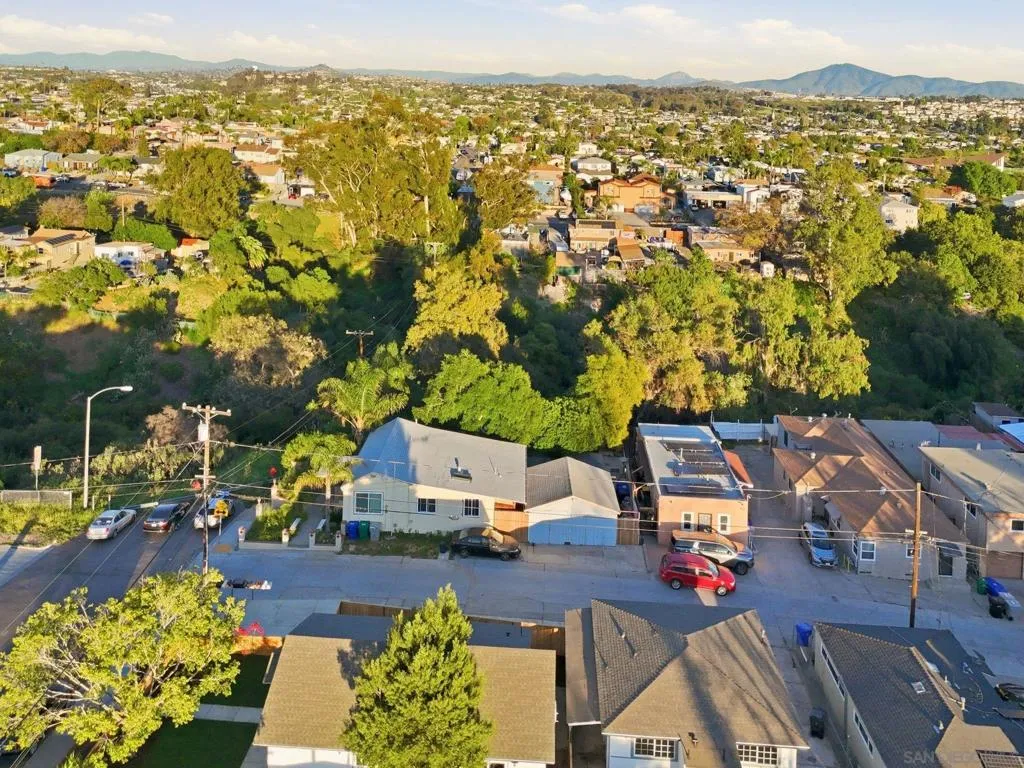 4665 67 E Thorn St, San Diego, California 92105 home-pic-47