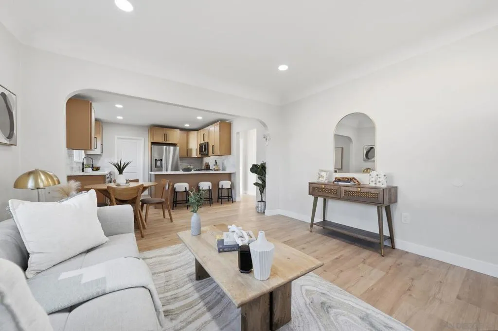 4665 67 E Thorn St, San Diego, California 92105 home-pic-8