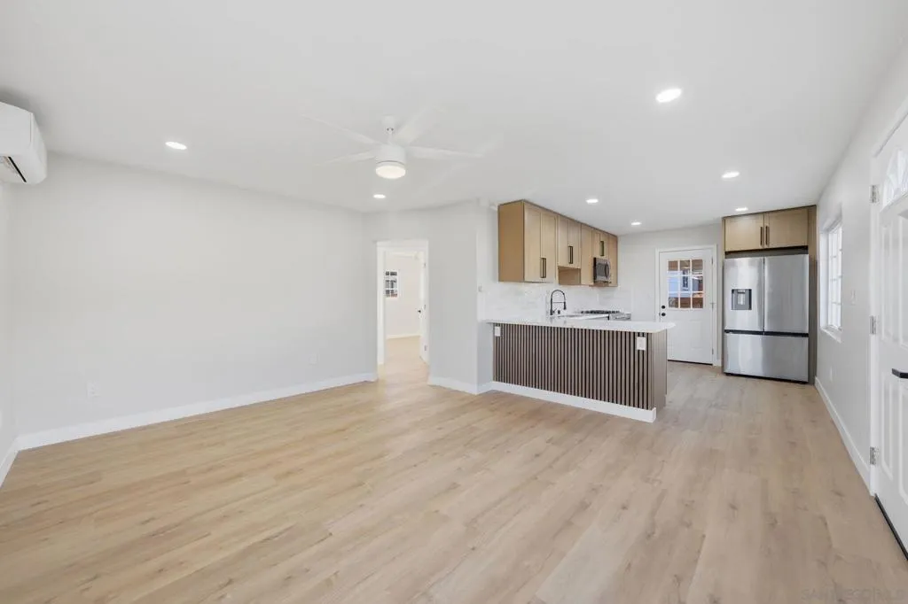 4665 67 E Thorn St, San Diego, California 92105 home-pic-32