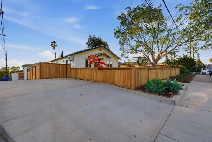 4665 67 E Thorn St, San Diego, California 92105
