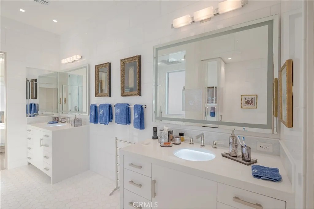 3407 W Oceanfront, Newport Beach, California 92663 home-pic-33