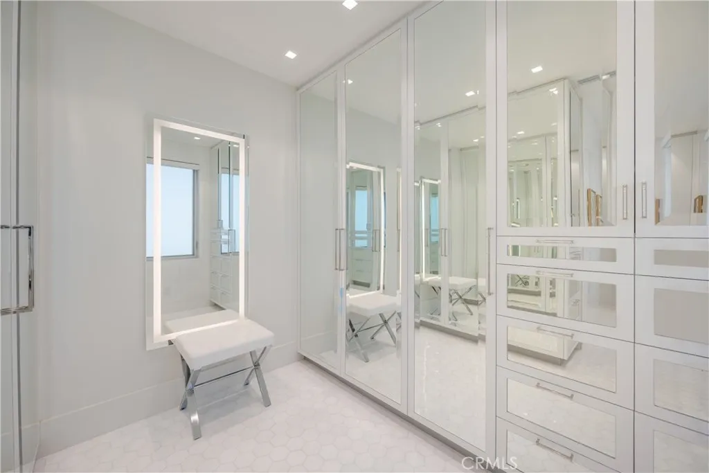 3407 W Oceanfront, Newport Beach, California 92663 home-pic-36