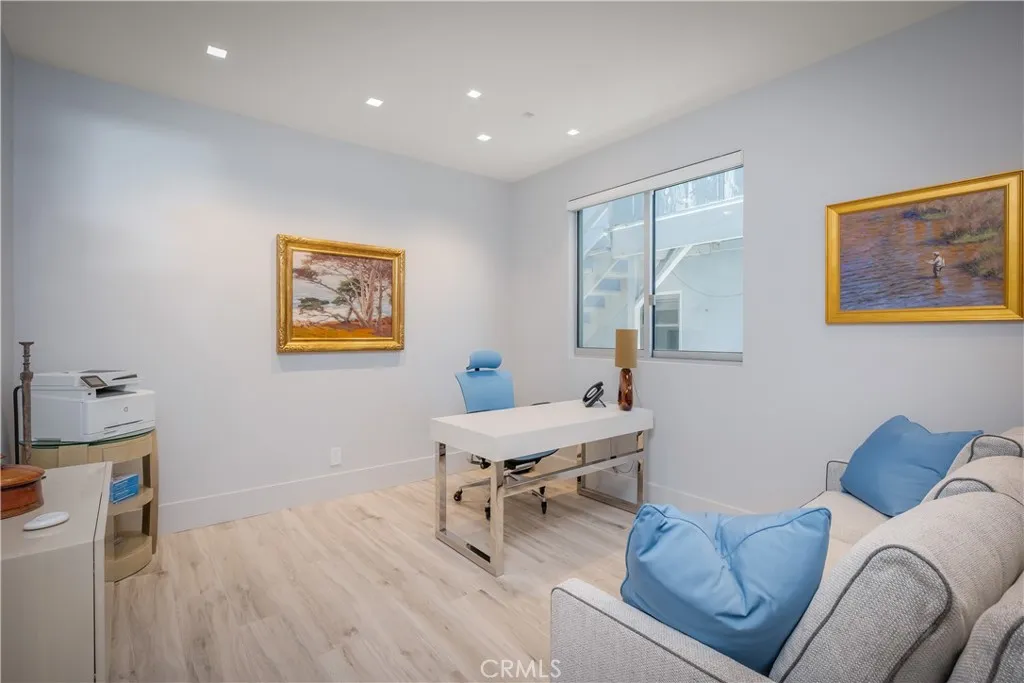 3407 W Oceanfront, Newport Beach, California 92663 home-pic-22