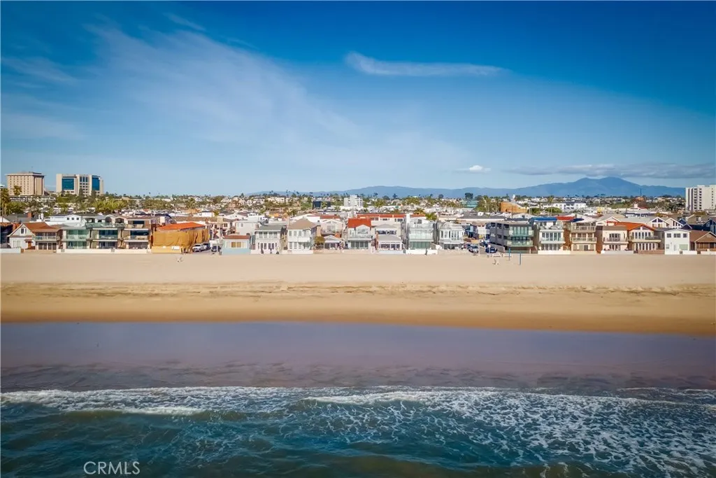3407 W Oceanfront, Newport Beach, California 92663 home-pic-5