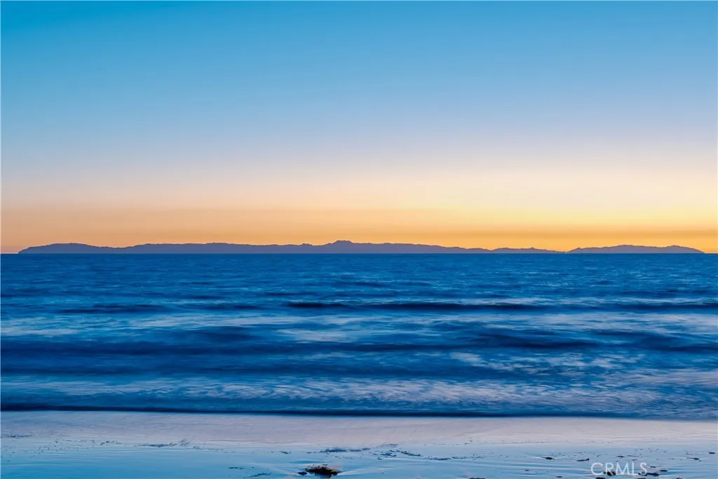 3407 W Oceanfront, Newport Beach, California 92663 home-pic-4