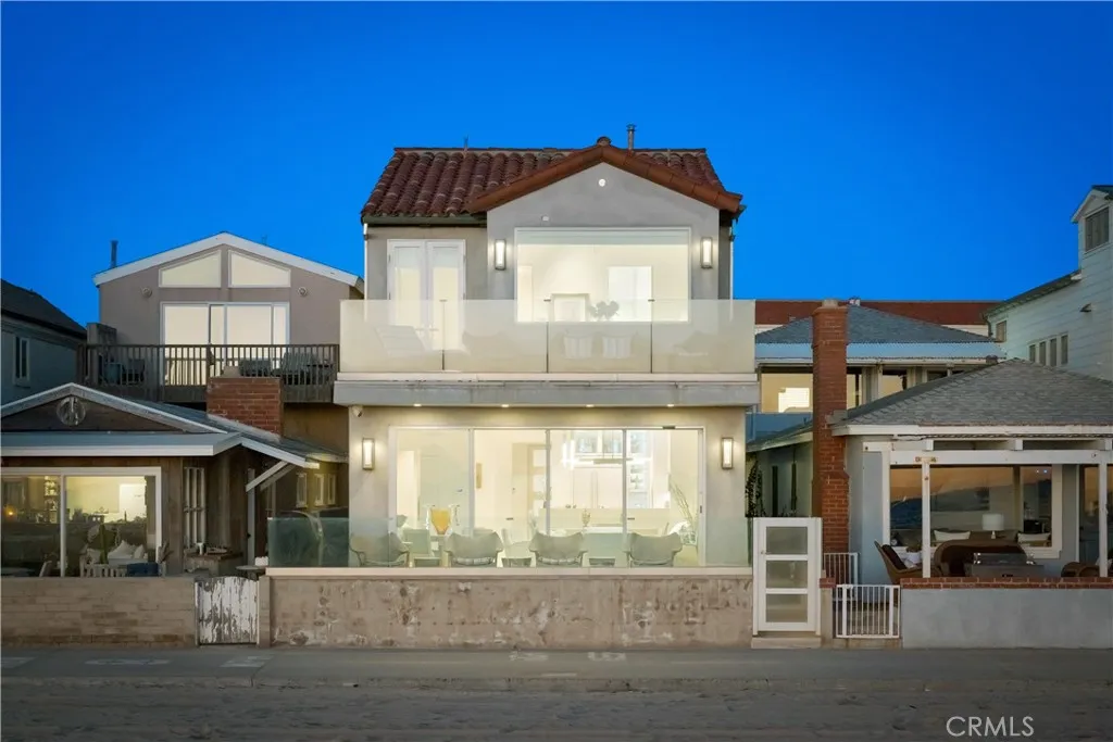 3407 W Oceanfront, Newport Beach, California 92663 home-pic-1