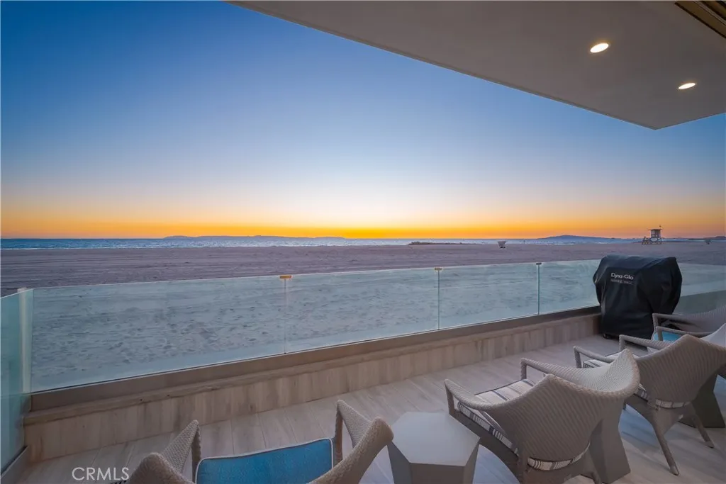 3407 W Oceanfront, Newport Beach, California 92663 home-pic-48