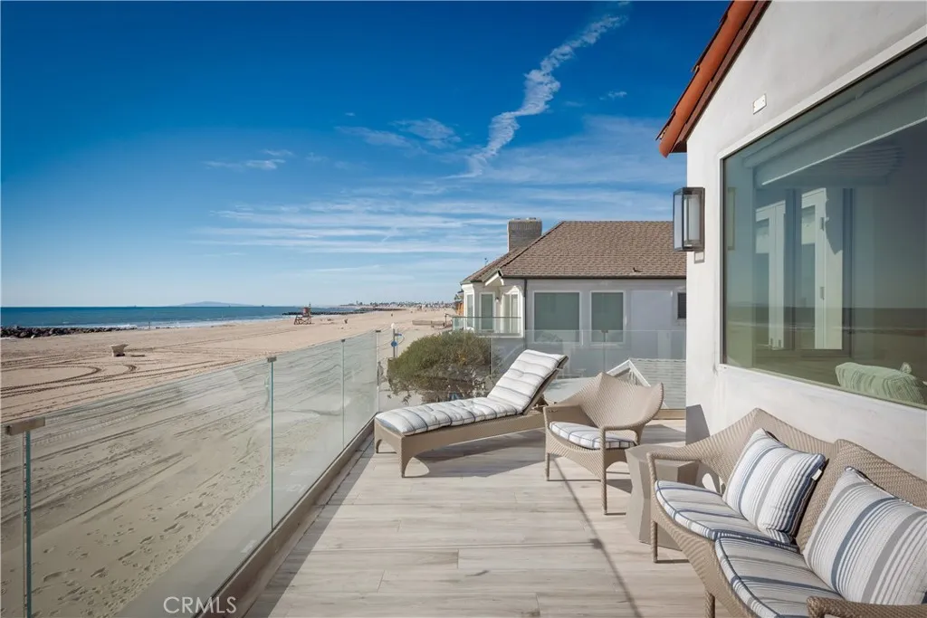 3407 W Oceanfront, Newport Beach, California 92663 home-pic-9