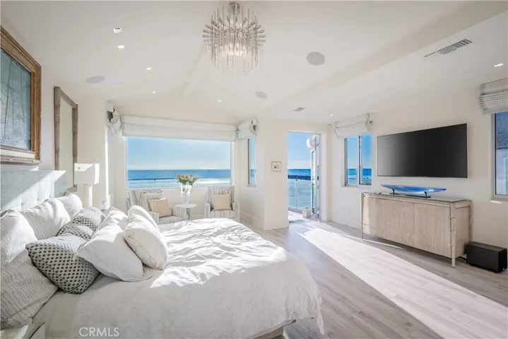 Primary Bedroom w/sweeping views of the ocean