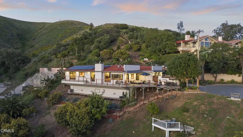 1-web-or-mls-UpmarketMedia-496Lup-twi-15
