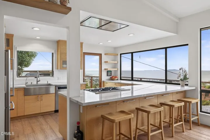 48-web-or-mls-UpmarketMedia-496Lup-101
