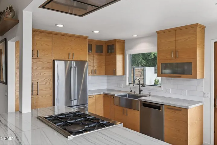 51-web-or-mls-UpmarketMedia-496Lup-112