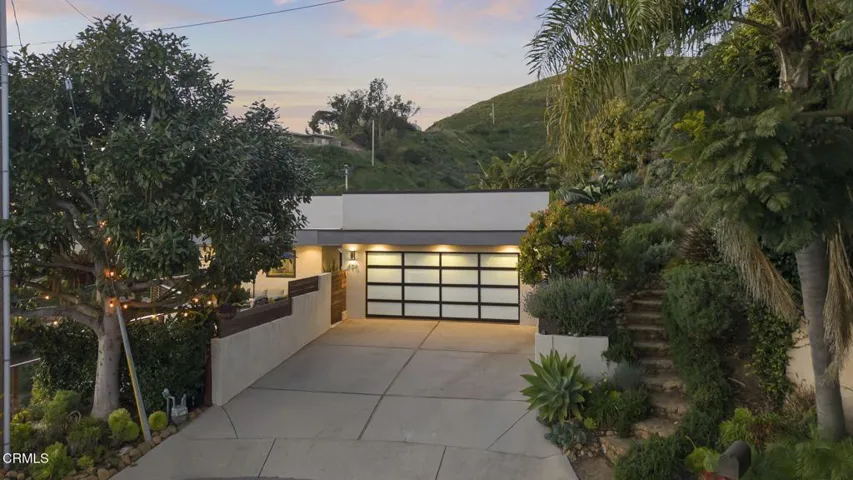 4-web-or-mls-UpmarketMedia-496Lup-twi-12