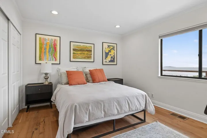 67-web-or-mls-UpmarketMedia-496Lup-013