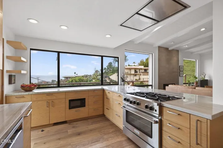 52-web-or-mls-UpmarketMedia-496Lup-117
