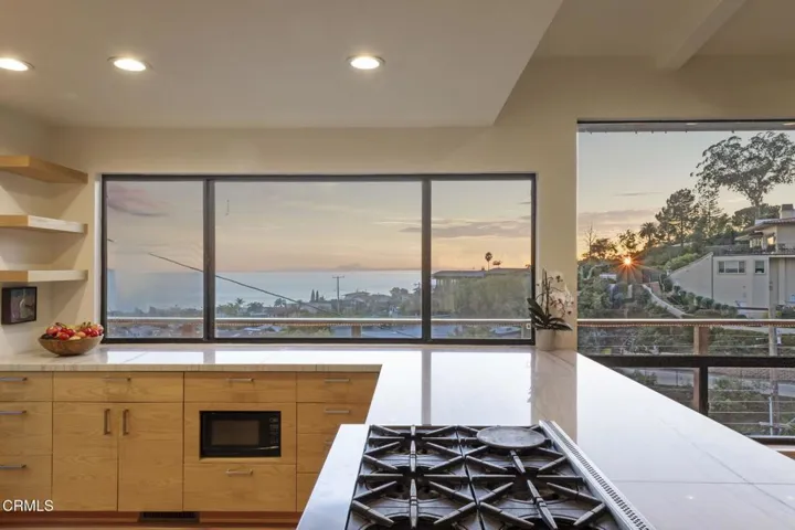 18-web-or-mls-UpmarketMedia-496Lup-twi-0