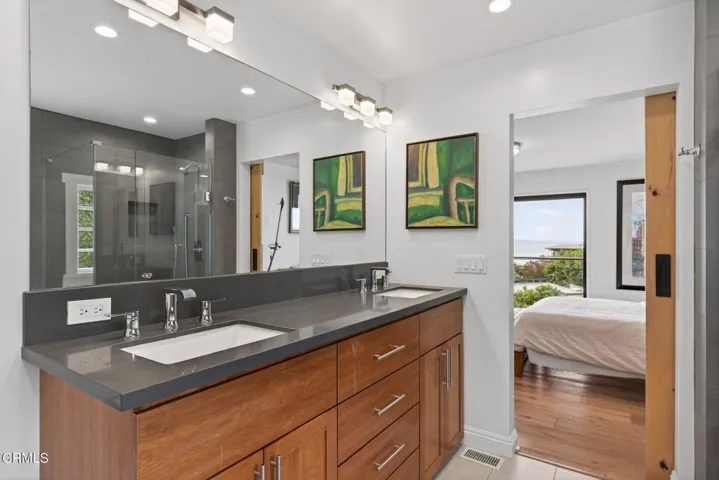 63-web-or-mls-UpmarketMedia-496Lup-046
