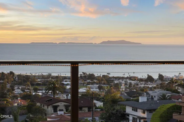 15-web-or-mls-UpmarketMedia-496Lup-twi-0