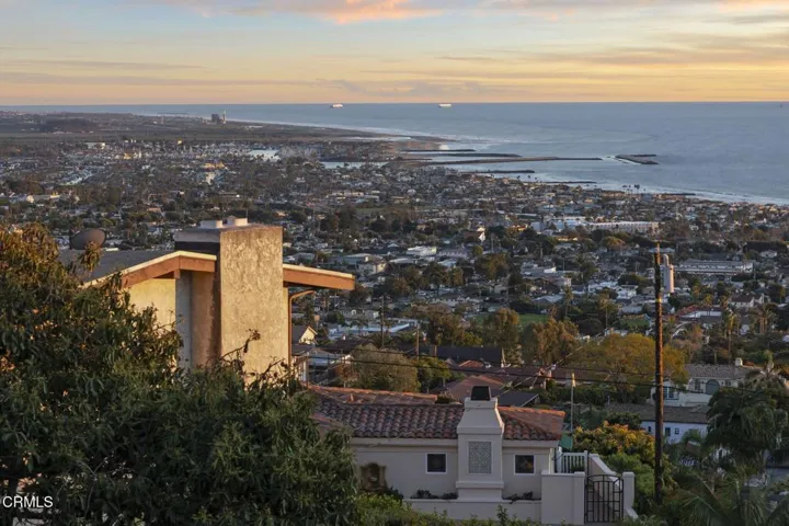 11-web-or-mls-UpmarketMedia-496Lup-twi-0
