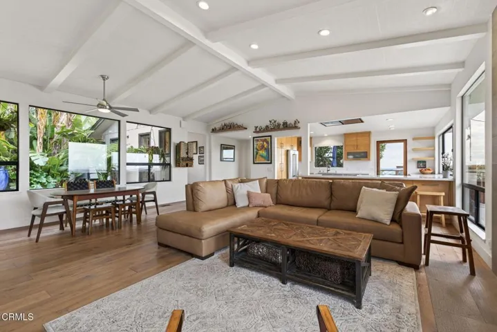 41-web-or-mls-UpmarketMedia-496Lup-079