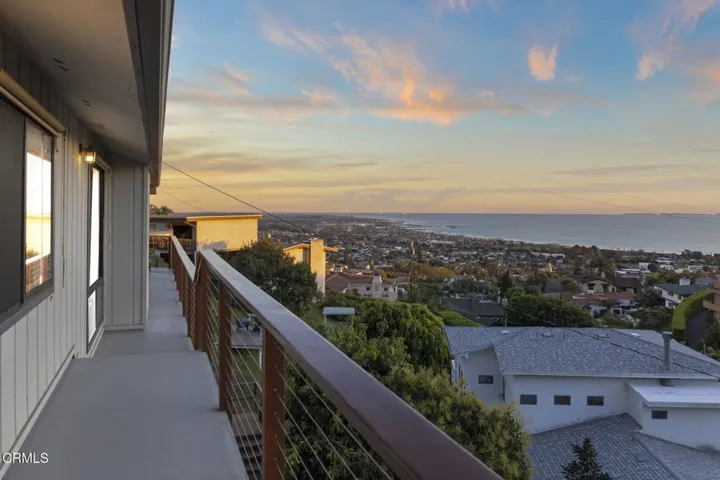 12-web-or-mls-UpmarketMedia-496Lup-twi-0