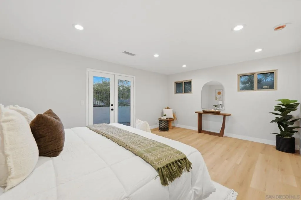 6942 Turnbridge Way, San Diego, California 92119 home-pic-19
