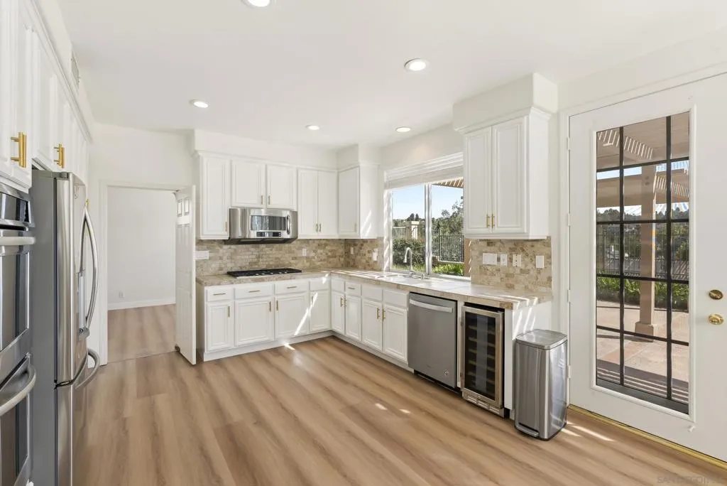 6927 Wildrose Ter, Carlsbad, California 92011 home-pic-14