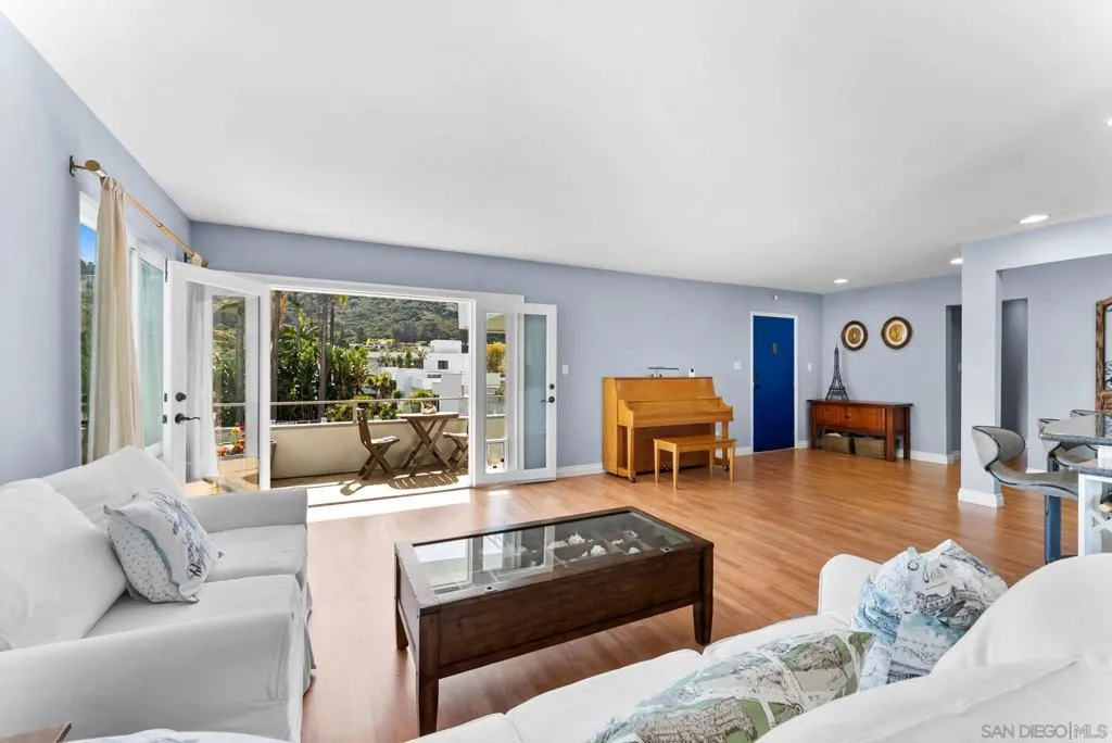 2360 Torrey Pines Rd 28, La Jolla, California 92037 home-pic-1