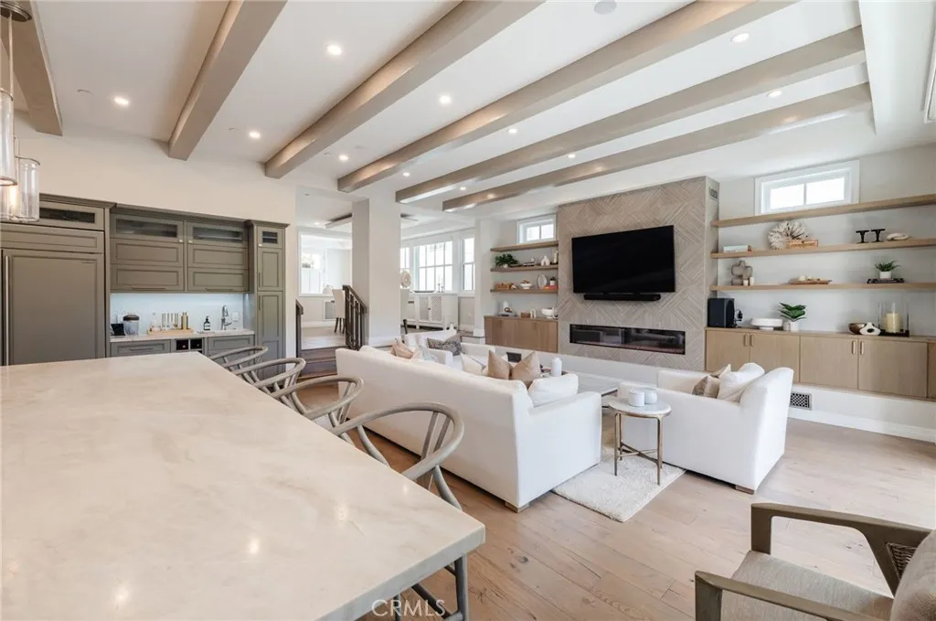 1801 Oak Ave, Manhattan Beach, California 90266 home-pic-9