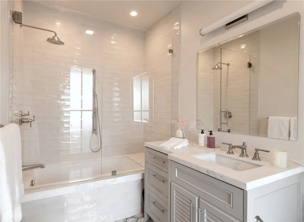1801 Oak Ave, Manhattan Beach, California 90266 home-pic-35