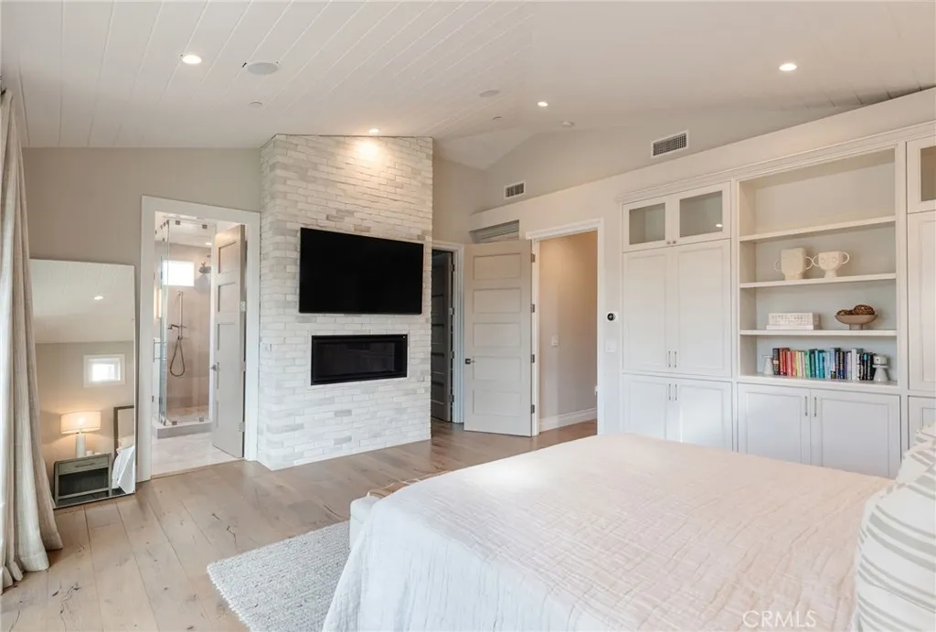 1801 Oak Ave, Manhattan Beach, California 90266 home-pic-24