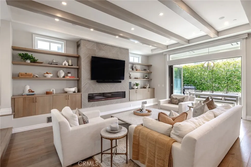 1801 Oak Ave, Manhattan Beach, California 90266 home-pic-2